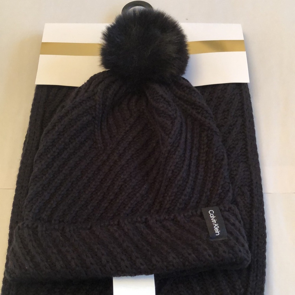 CALVIN KLEIN 2 Pc Hat & Scarf Set - Picture 3 of 13